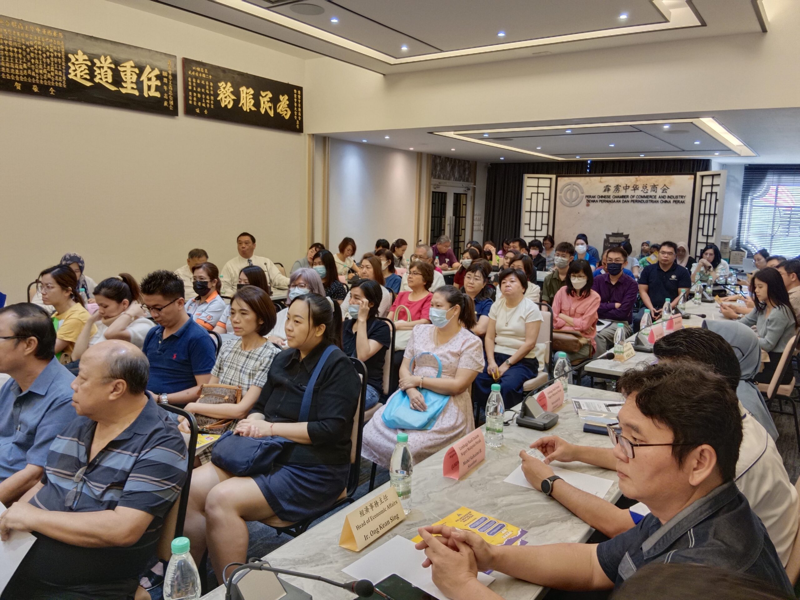 filter: 0; fileterIntensity: 0.0; filterMask: 0; captureOrientation: 0; module: photo; 
hw-remosaic: false; 
touch: (-1.0, -1.0); 
modeInfo: HDR ; 
sceneMode: 2; 
cct_value: 3669; 
AI_Scene: (-1, -1); 
aec_lux: 71.0; 
aec_lux_index: 0; 
hist255: 0.0; 
hist252~255: 0.0; 
hist0~15: 0.0; 
albedo:  ; 
confidence:  ; 
motionLevel: 0; 
weatherinfo: null; 
temperature: 36;