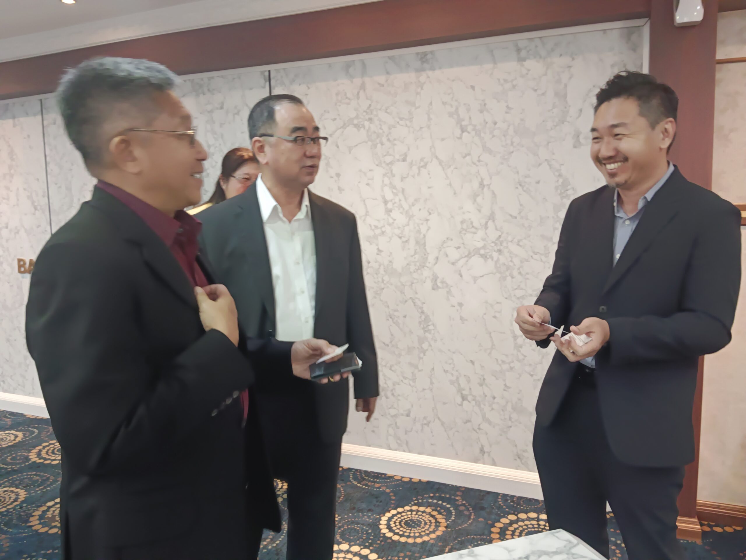 filter: 0; fileterIntensity: 0.0; filterMask: 0; captureOrientation: 0; module: photo; 
hw-remosaic: false; 
touch: (-1.0, -1.0); 
modeInfo: ; 
sceneMode: 8; 
cct_value: 5115; 
AI_Scene: (0, 0); 
aec_lux: 65.0; 
aec_lux_index: 0; 
hist255: 0.0; 
hist252~255: 0.0; 
hist0~15: 0.0; 
albedo:  ; 
confidence:  ; 
motionLevel: 0; 
weatherinfo: null; 
temperature: 29;