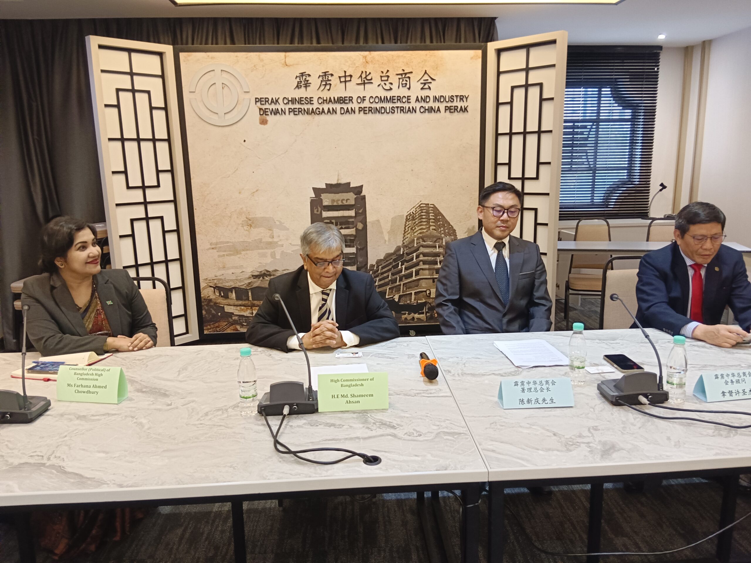 filter: 0; fileterIntensity: 0.0; filterMask: 0; captureOrientation: 0; module: photo; 
hw-remosaic: false; 
touch: (-1.0, -1.0); 
modeInfo: ; 
sceneMode: 8; 
cct_value: 4104; 
AI_Scene: (-1, -1); 
aec_lux: 66.0; 
aec_lux_index: 0; 
hist255: 0.0; 
hist252~255: 0.0; 
hist0~15: 0.0; 
albedo:  ; 
confidence:  ; 
motionLevel: 0; 
weatherinfo: null; 
temperature: 37;