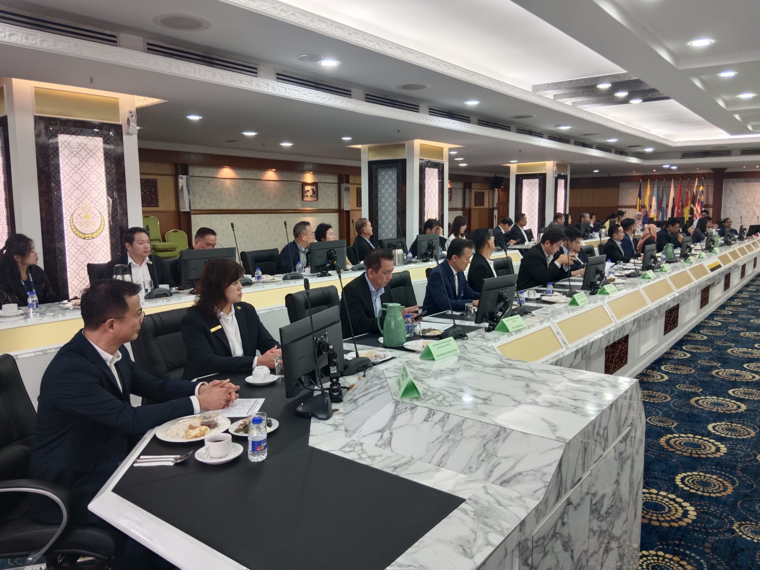 filter: 0; fileterIntensity: 0.0; filterMask: 0; captureOrientation: 0; module: photo; 
hw-remosaic: false; 
touch: (-1.0, -1.0); 
modeInfo: HDR ; 
sceneMode: 2; 
cct_value: 6038; 
AI_Scene: (-1, -1); 
aec_lux: 76.0; 
aec_lux_index: 0; 
hist255: 0.0; 
hist252~255: 0.0; 
hist0~15: 0.0; 
albedo:  ; 
confidence:  ; 
motionLevel: 0; 
weatherinfo: null; 
temperature: 31;